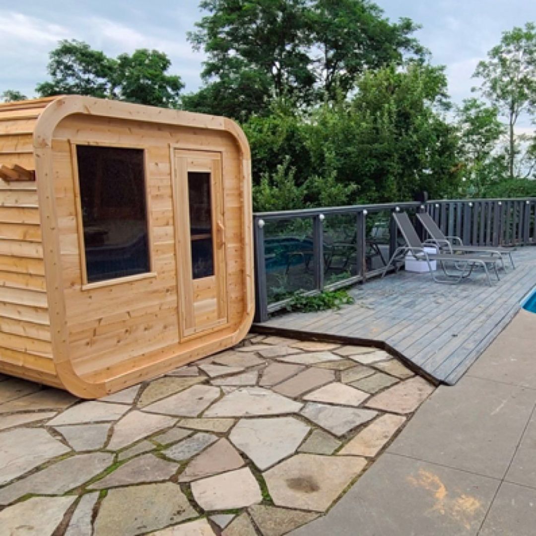 Dundalk LeisureCraft Luna 4-Person Barrel Sauna | Canadian Timber Collection (CTC22LU)