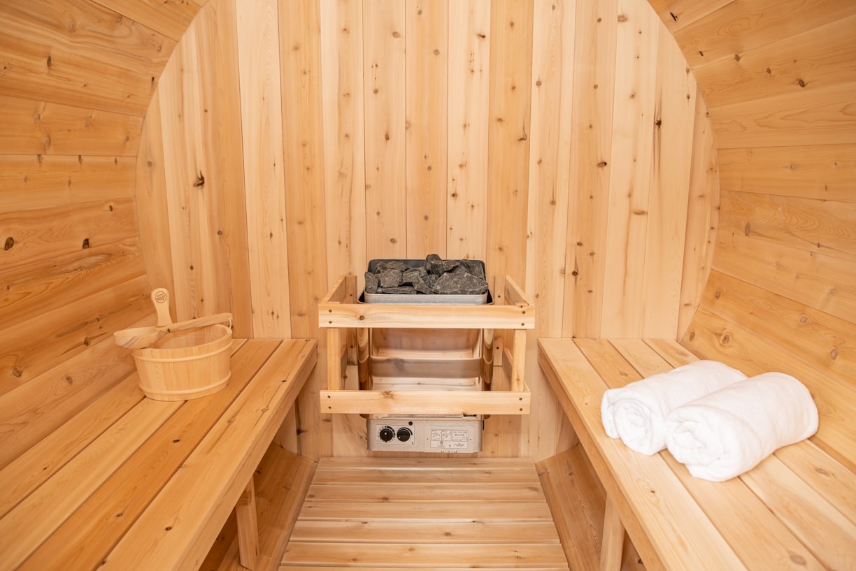 Dundalk LeisureCraft Harmony 4-Person Barrel Sauna | Canadian Timber Collection (CTC22W)