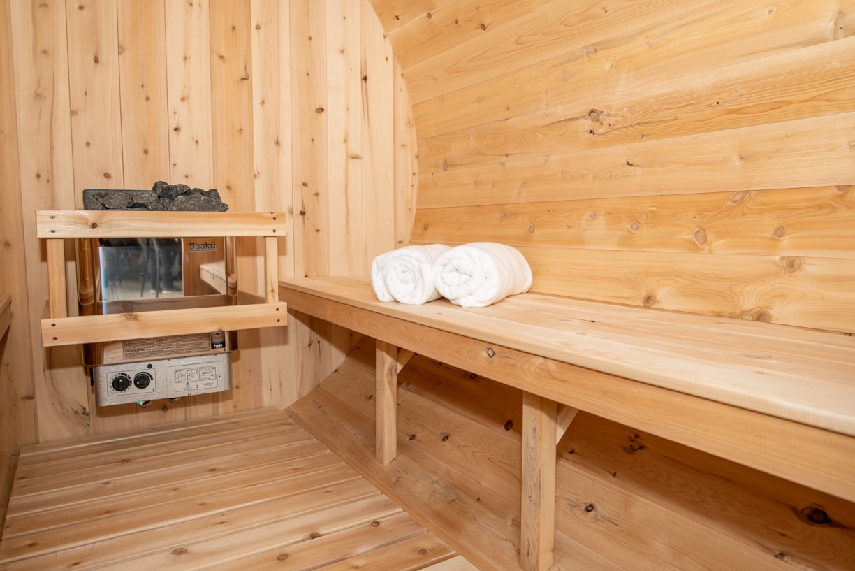 Dundalk LeisureCraft Harmony 4-Person Barrel Sauna | Canadian Timber Collection (CTC22W)