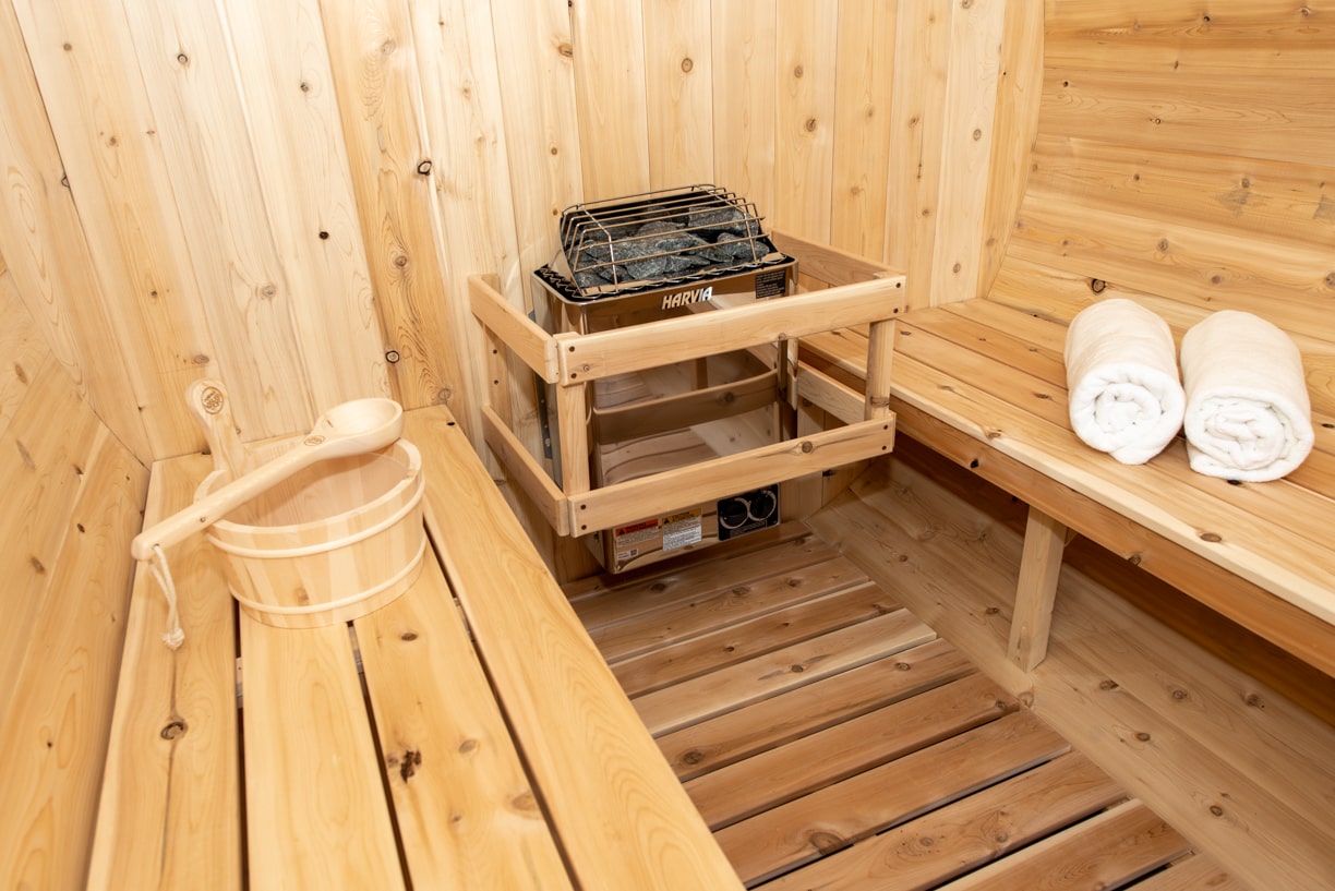 Dundalk LeisureCraft Harmony 4-Person Barrel Sauna | Canadian Timber Collection (CTC22W)