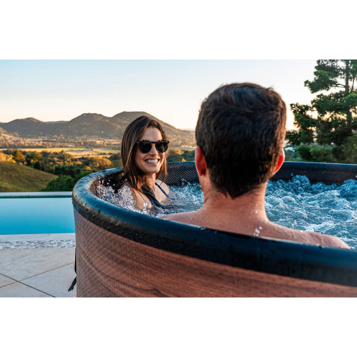 MSPA FRAME Duet Round 6 Person Inflatable Hot Tub Spa