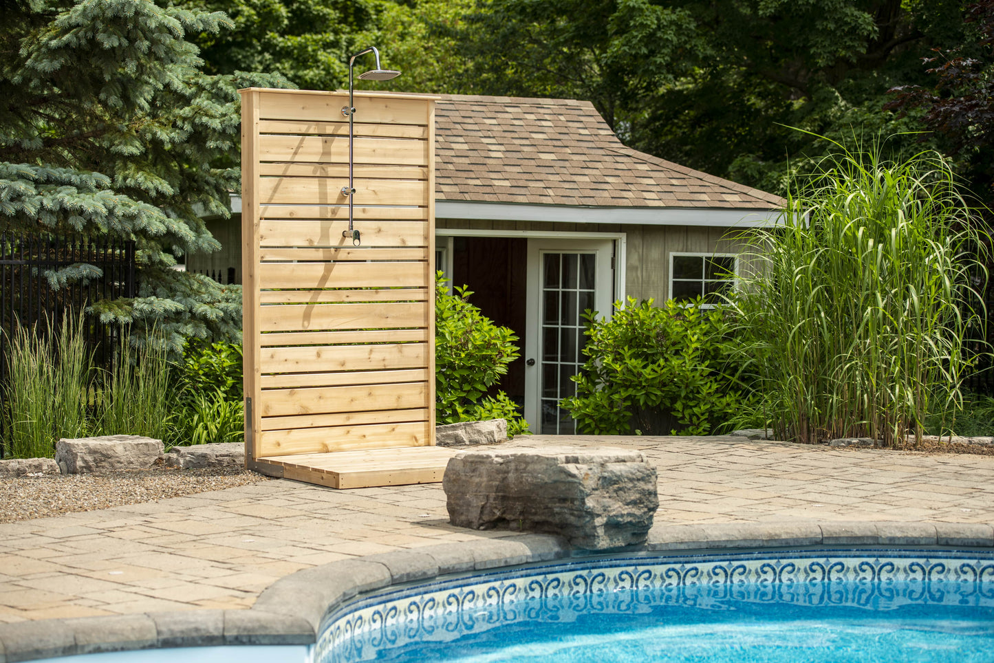 Dundalk LeisureCraft Savannah Standing Outdoor Shower | Canadian Timber Collection