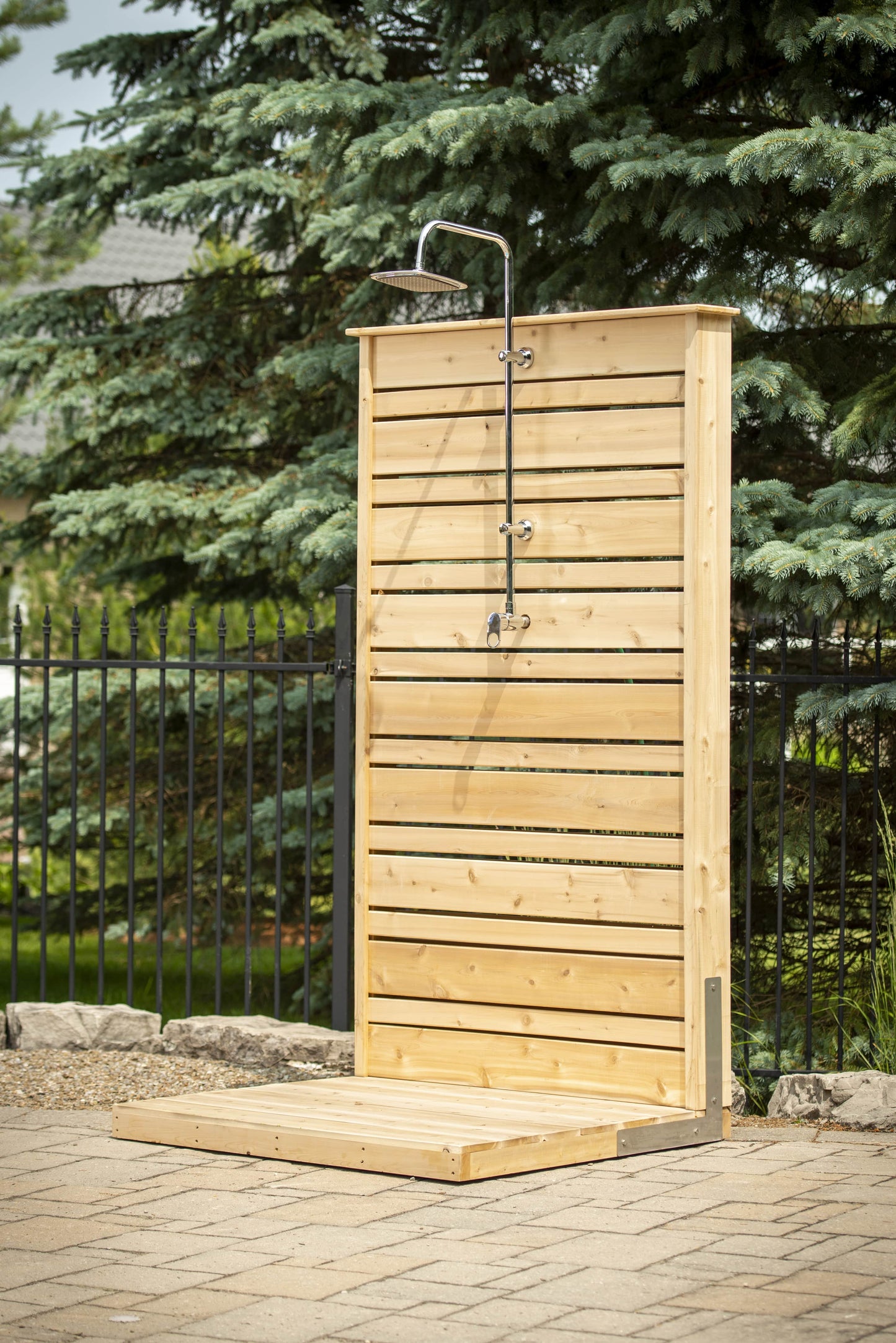 Dundalk LeisureCraft Savannah Standing Outdoor Shower | Canadian Timber Collection