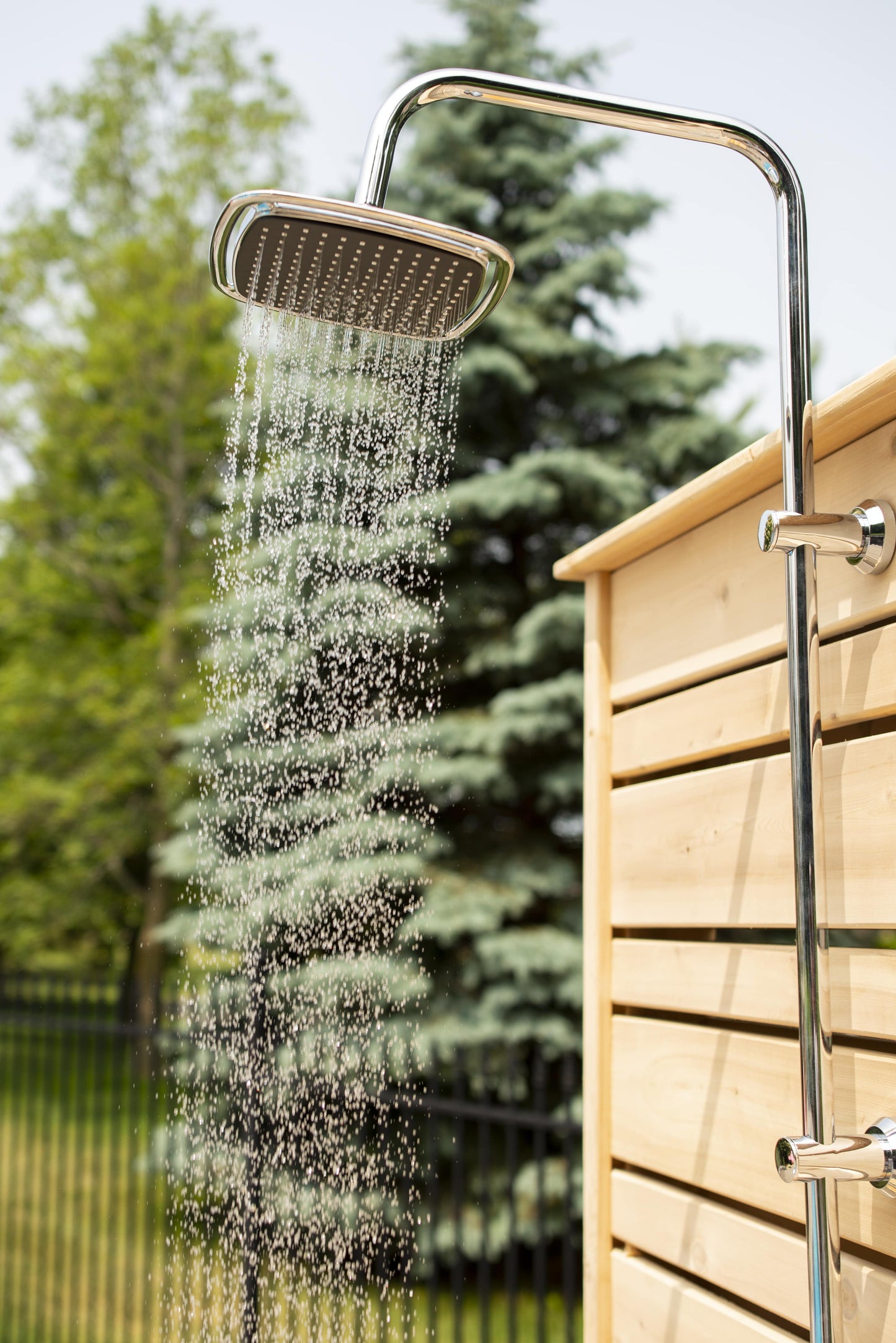 Dundalk LeisureCraft Savannah Standing Outdoor Shower | Canadian Timber Collection