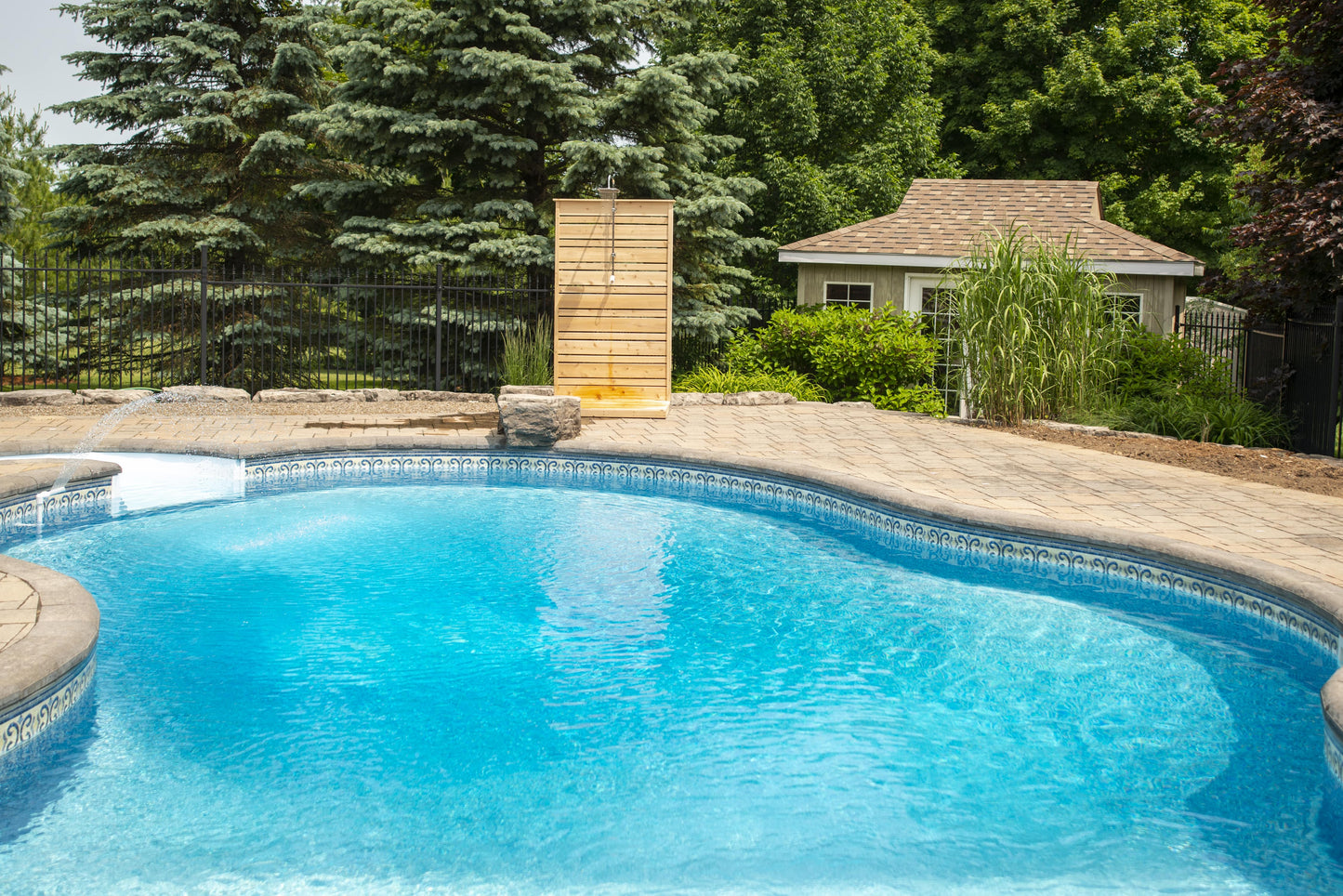 Dundalk LeisureCraft Savannah Standing Outdoor Shower | Canadian Timber Collection