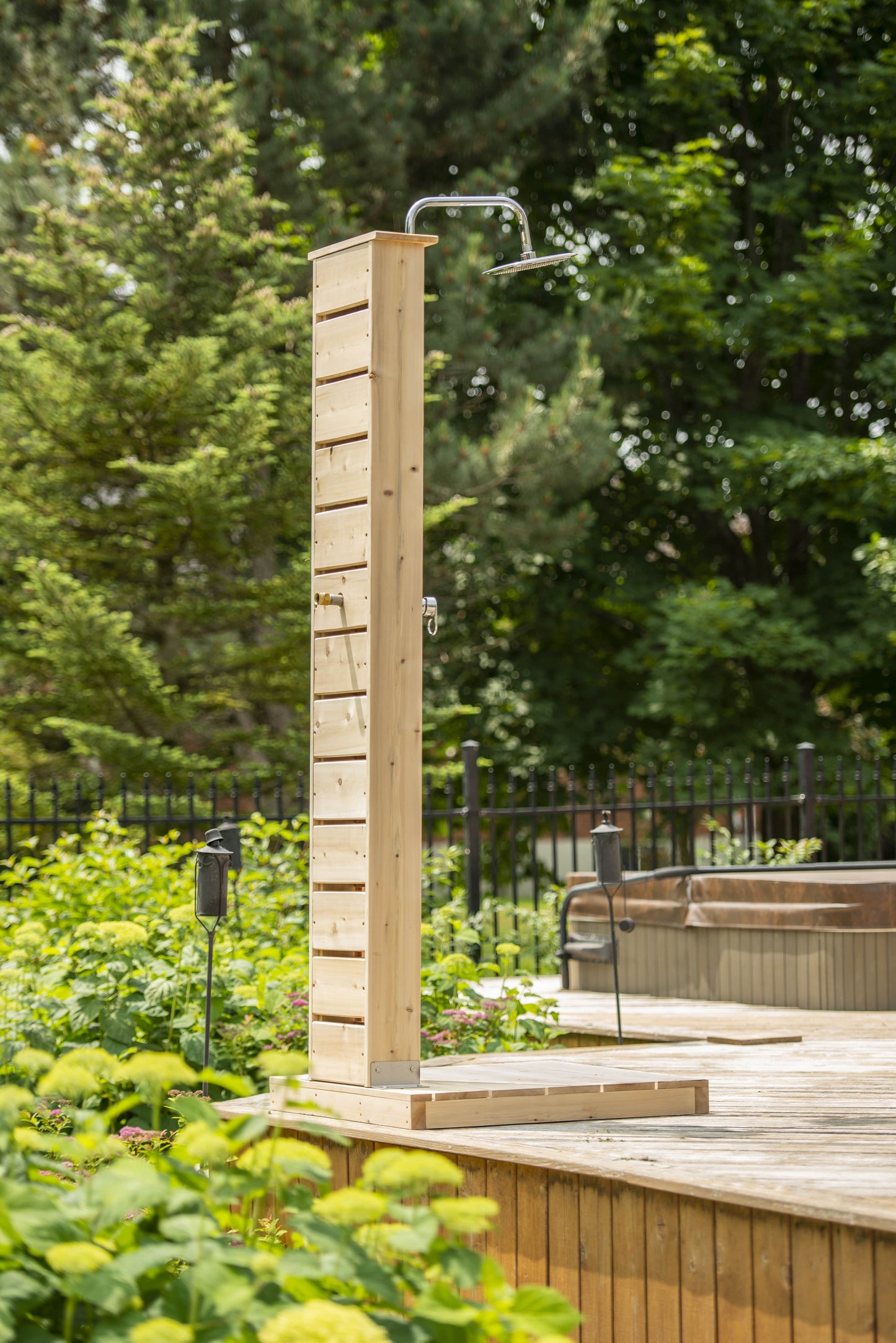 Dundalk LeisureCraft Sierra Pillar Outdoor Shower | Canadian Timber Collection