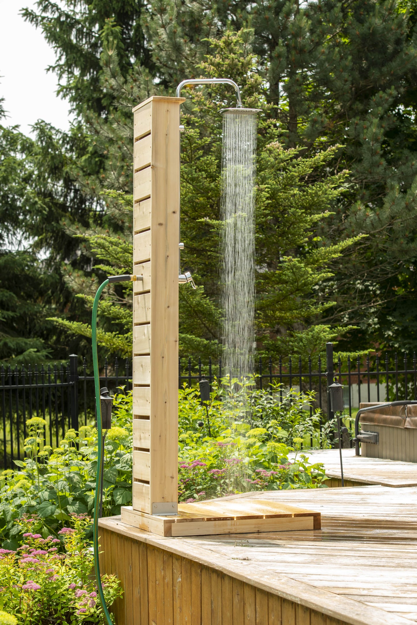 Dundalk LeisureCraft Sierra Pillar Outdoor Shower | Canadian Timber Collection