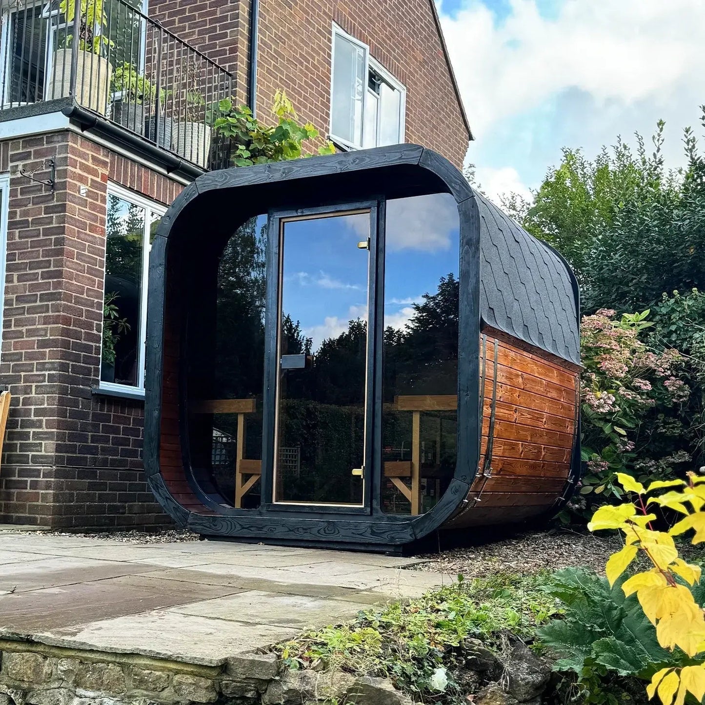 SaunaLife CUBE Series CL7G | 6 Person Outdoor Traditional Sauna