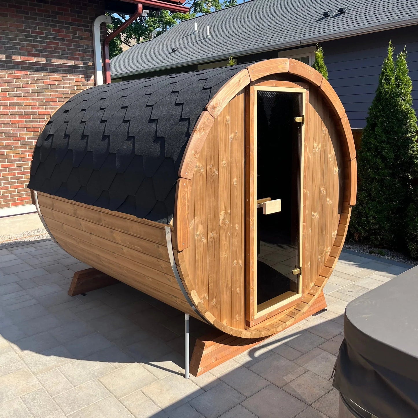 SaunaLife ERGO Series E7G | 4 Person Outdoor Barrel Sauna with Full Glass Front