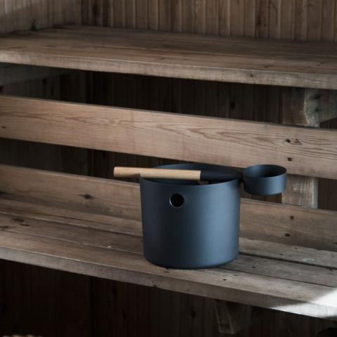 Finnmark Ergonomic Cedar Backrest & Kolo Bucket and Ladle