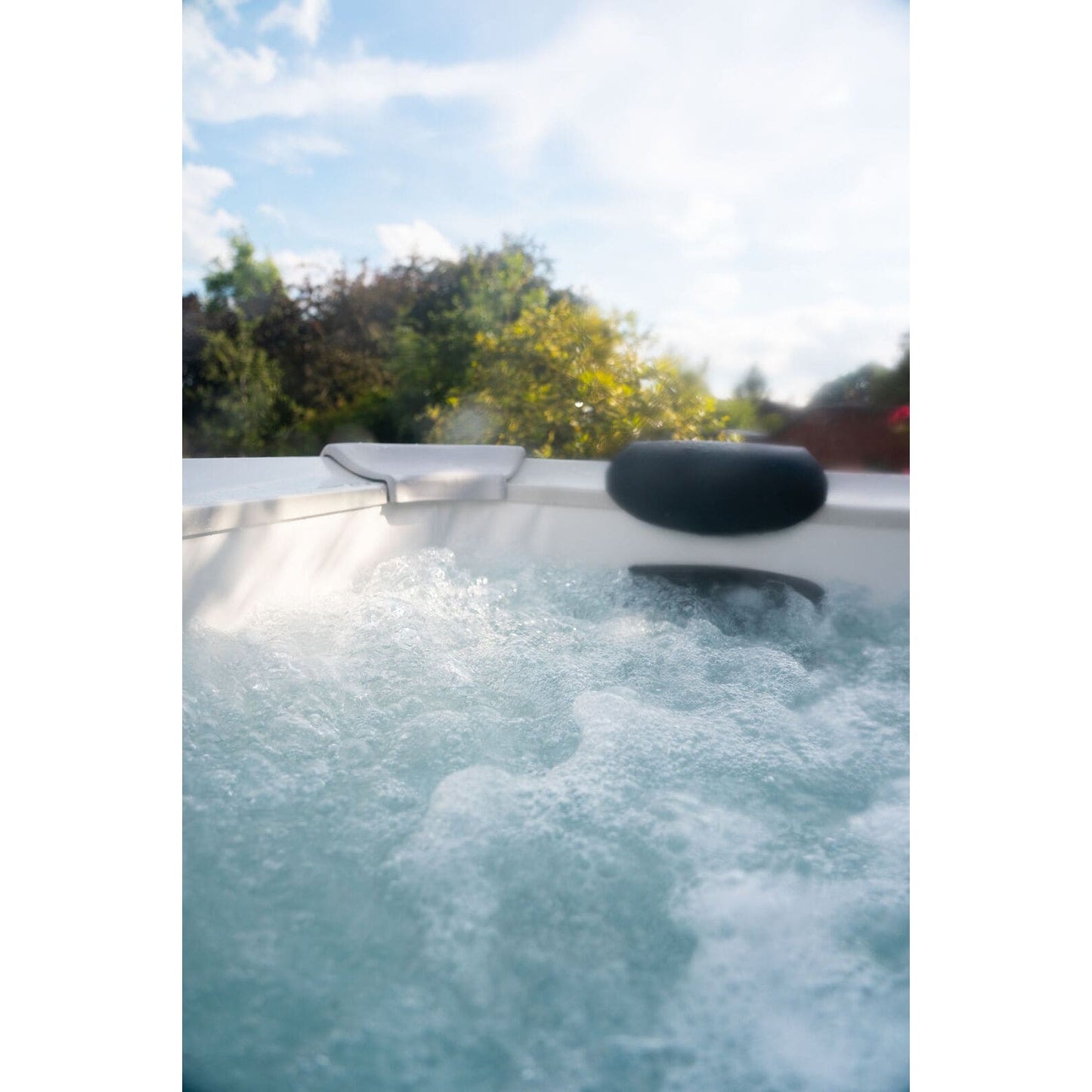 MSpa Oslo Hot Tub - 2200W Heater | 6 Person Frame Spa | F-OS063W