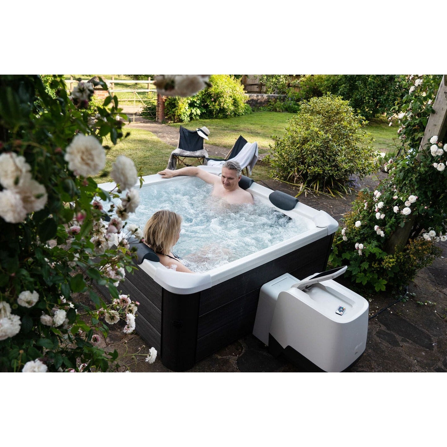 MSpa Oslo Hot Tub - 2200W Heater | 6 Person Frame Spa | F-OS063W